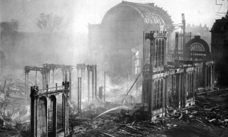 Illustration for article titled Grandes construcciones de la era moderna, completamente destruidas